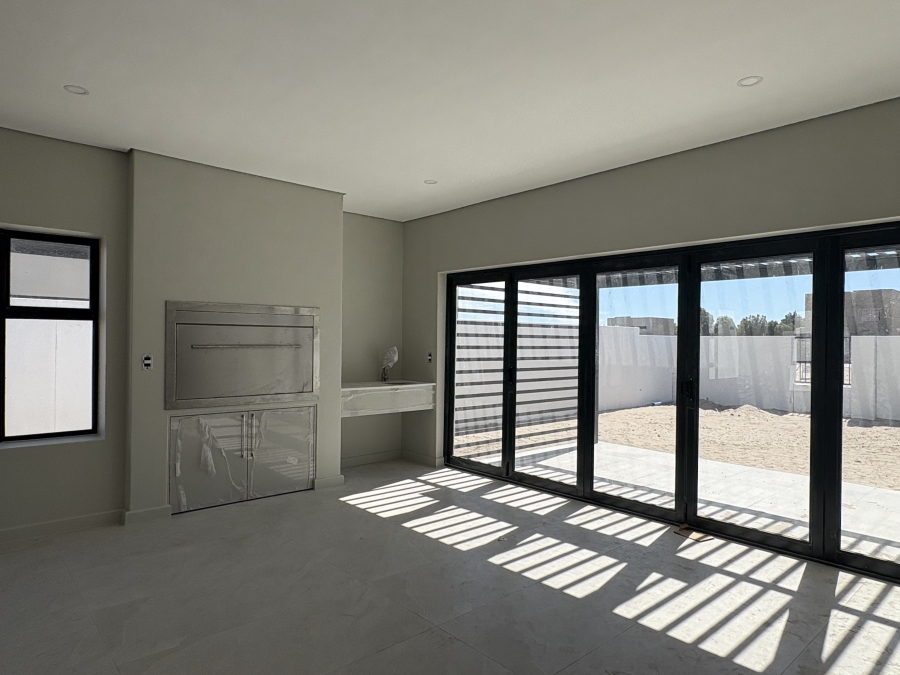 4 Bedroom Property for Sale in Sandown Western Cape